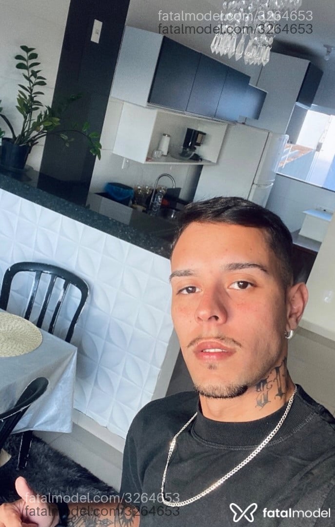 Acompanhante homem morena (o) de olhos pretos - Miguel