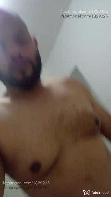 Acompanhante homem com cabelo castanho de olhos castanhos em Poços de Caldas Acompanhante homem com cabelo castanho de olhos castanhos em Poços de Caldas - Marcelo