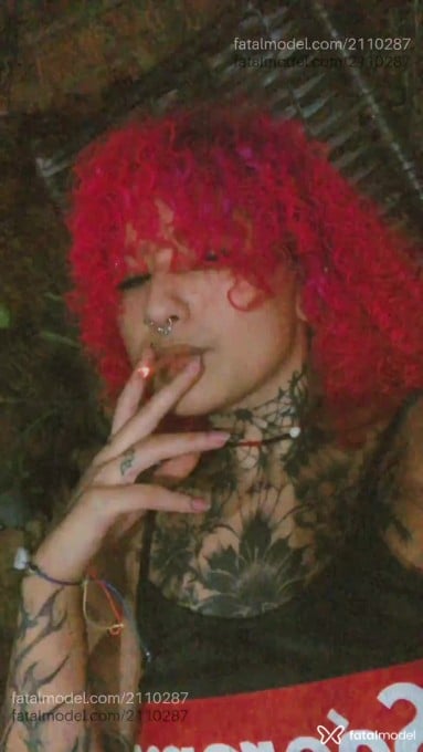 Acompanhante mulher com cabelo colorido de olhos castanhos em São José do Rio Preto - Pinnk