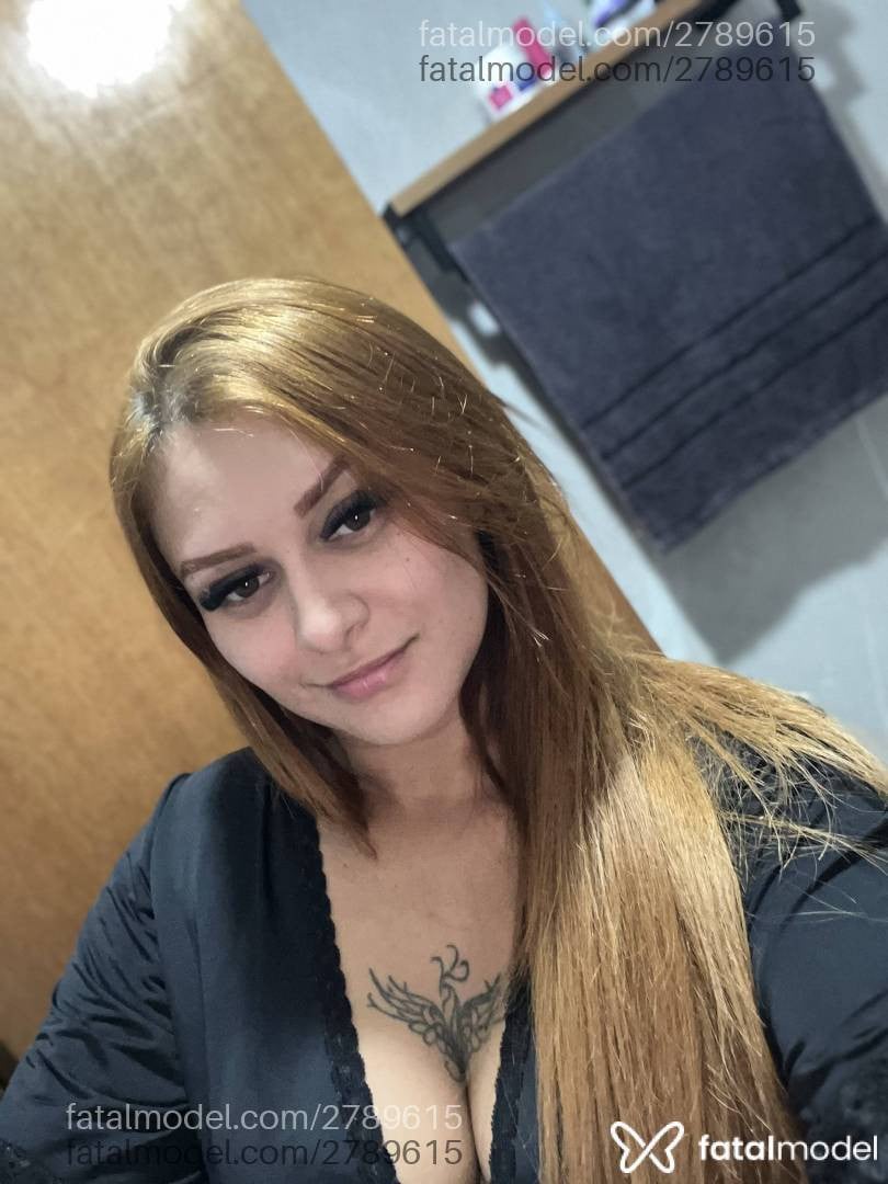 Acompanhante mulher ruiva (o) de olhos castanhos - Mel