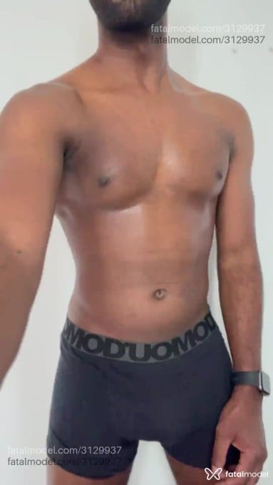 Acompanhante homem morena (o) de olhos castanhos em São Paulo - Lucas