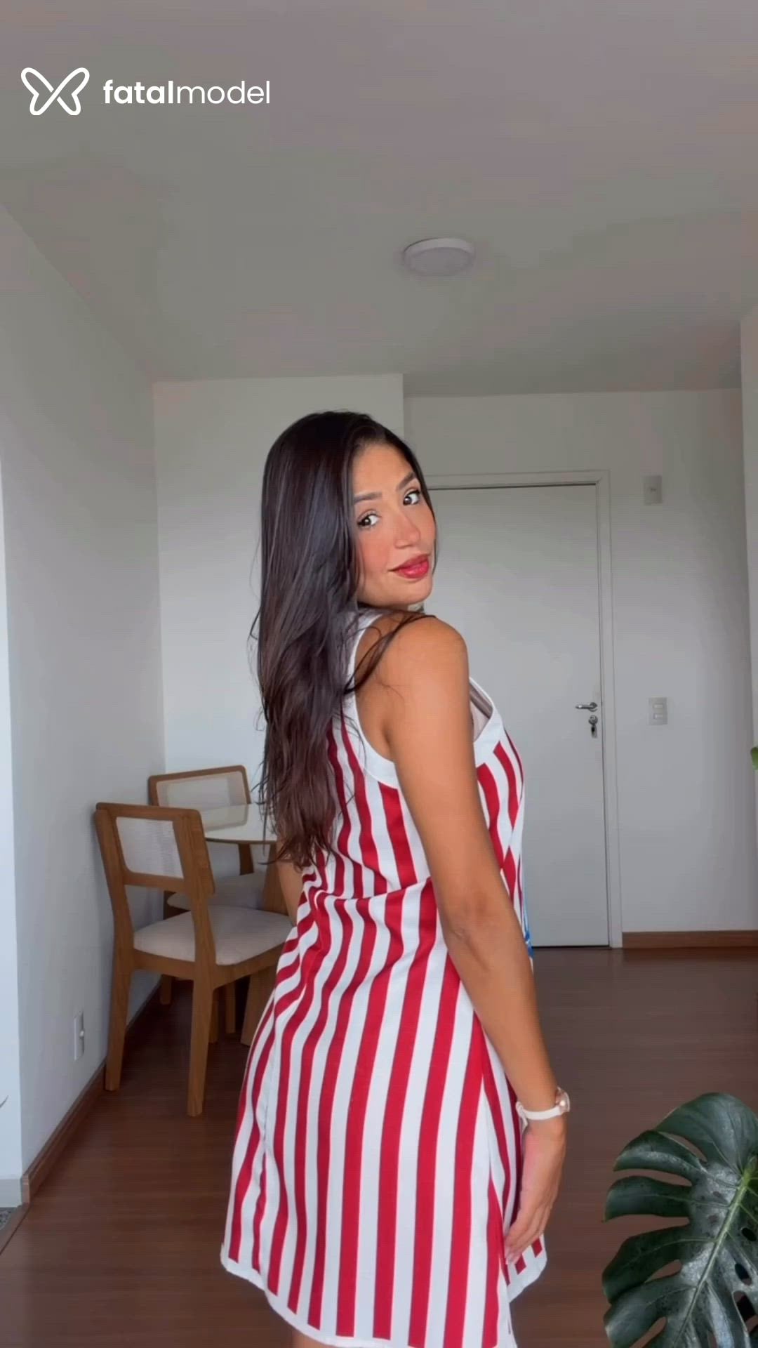 Acompanhante mulher morena (o) de olhos castanhos - Rubi Perez