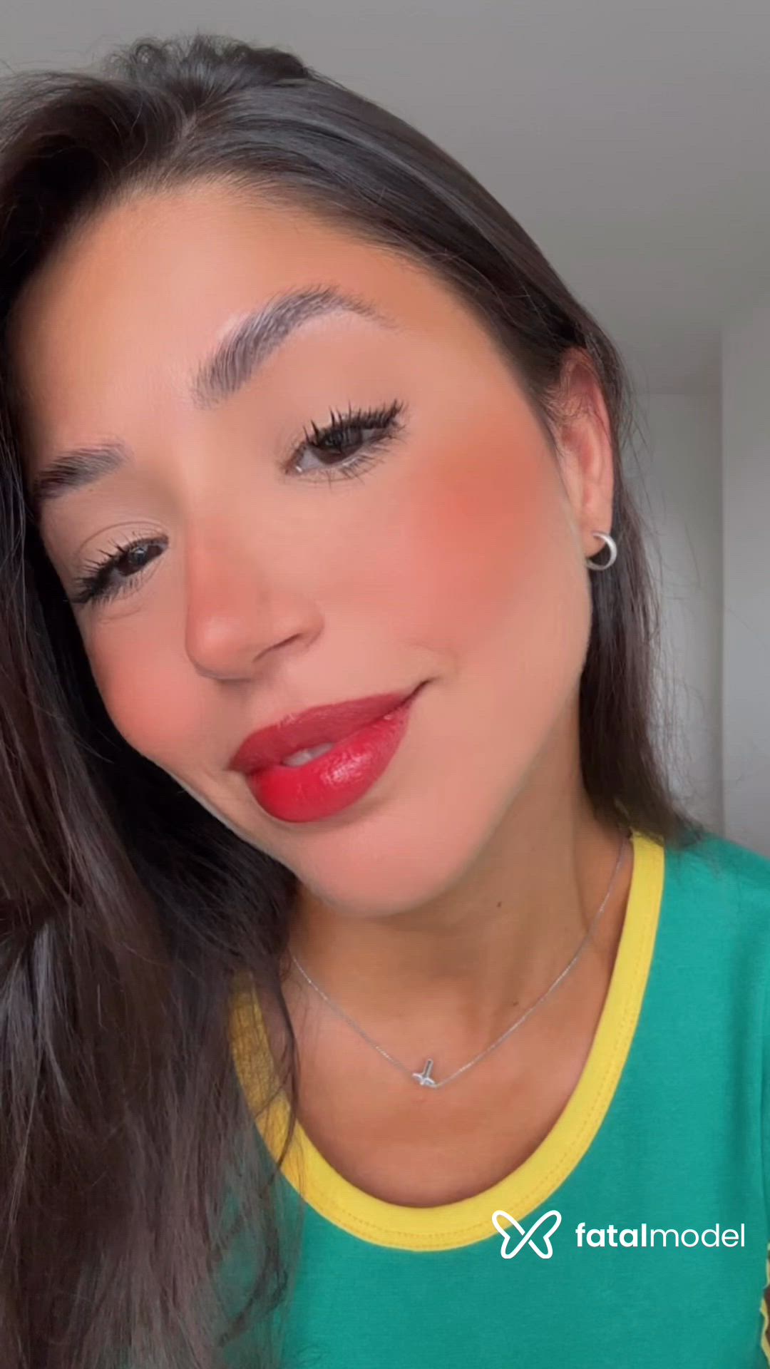 Acompanhante mulher morena (o) de olhos castanhos - Rubi Perez