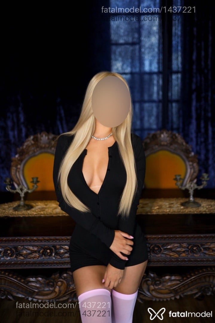 Acompanhante mulher loira (o) de olhos castanhos em Virtual - Bia Spelman