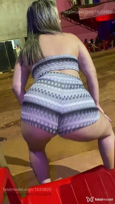 Acompanhante mulher com cabelo castanho de olhos pretos em Nova Mutum Acompanhante mulher com cabelo castanho de olhos pretos em Nova Mutum - Isabela