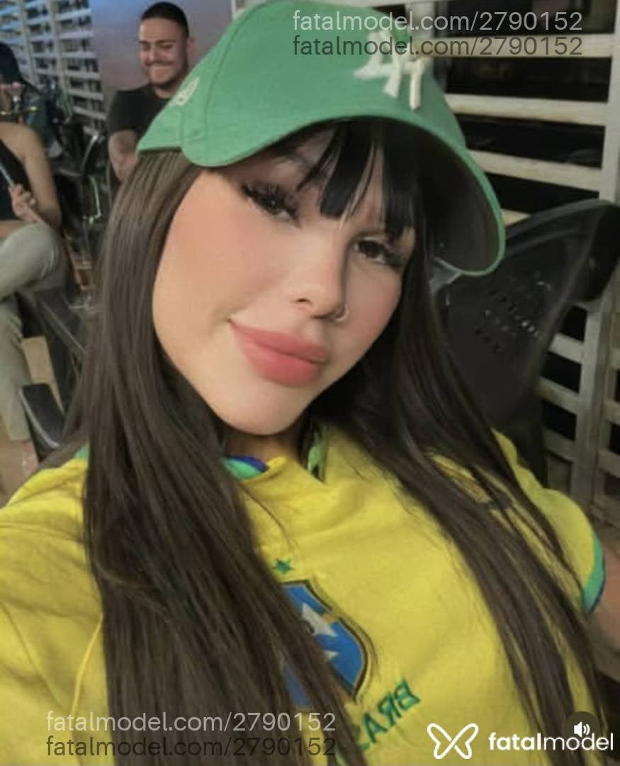 Acompanhante mulher morena (o) de olhos mel - Maju Dias