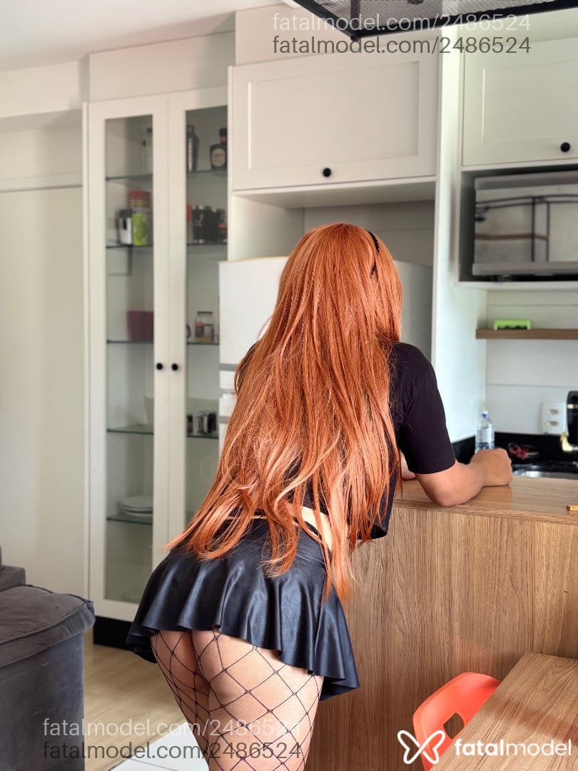 Acompanhante não-binário ruiva (o) de olhos azuis em Curitiba - Luna