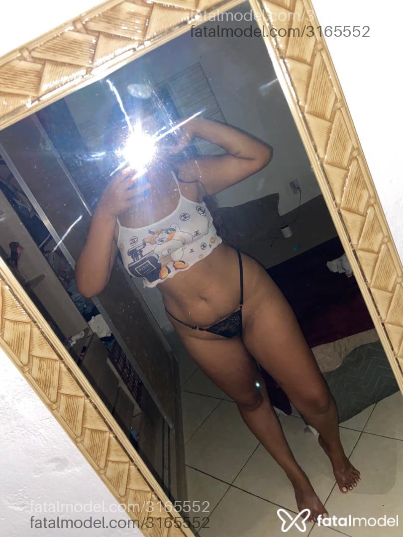 Acompanhante mulher morena (o) de olhos castanhos em Itapema - Camily