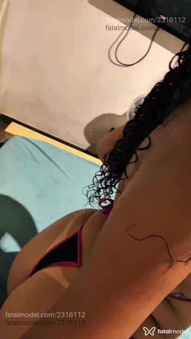 Acompanhante mulher com cabelo castanho de olhos castanhos - Heloisa