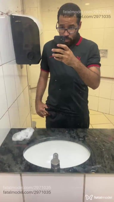 Acompanhante homem morena (o) de olhos castanhos - Miguel Acompanhante homem morena (o) de olhos castanhos - Miguel
