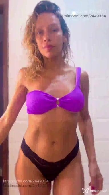 Acompanhante mulher loira (o) de olhos castanhos em Virtual - Camila
