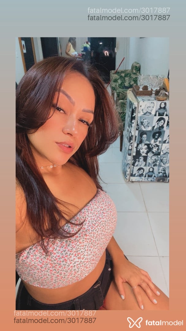 Acompanhante mulher com cabelo castanho de olhos castanhos - Polly Acompanhante mulher com cabelo castanho de olhos castanhos - Polly