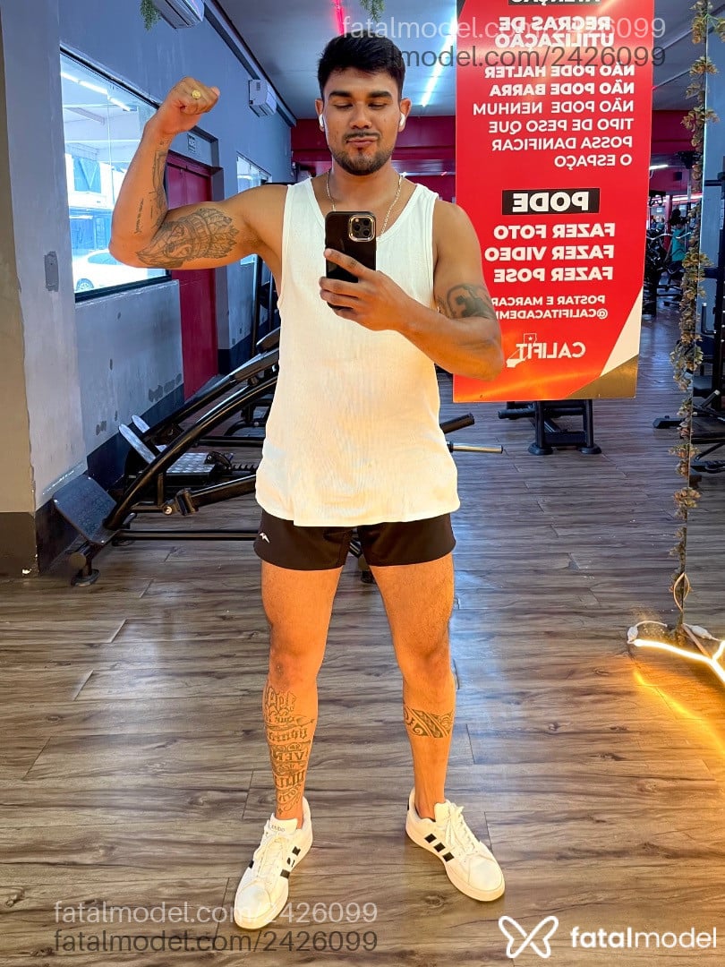 Acompanhante homem com cabelo castanho de olhos castanhos em Manaus - Lucas