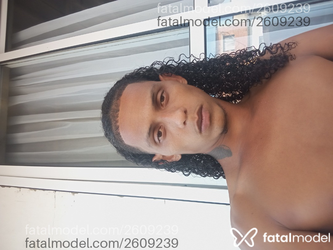 Acompanhante homem morena (o) de olhos castanhos em Rio de Janeiro - Oruamator