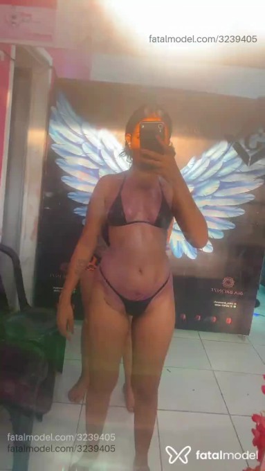 Acompanhante mulher morena (o) de olhos castanhos em Virtual Acompanhante mulher morena (o) de olhos castanhos em Virtual - Tamires Martins