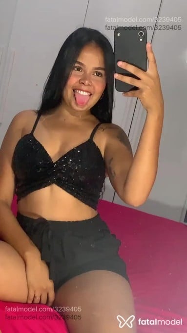 Acompanhante mulher morena (o) de olhos castanhos em Virtual Acompanhante mulher morena (o) de olhos castanhos em Virtual - Tamires Martins