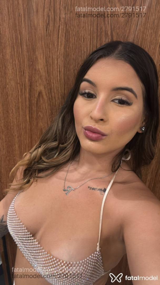 Acompanhante mulher loira (o) de olhos castanhos em Macaé - Alice Souza
