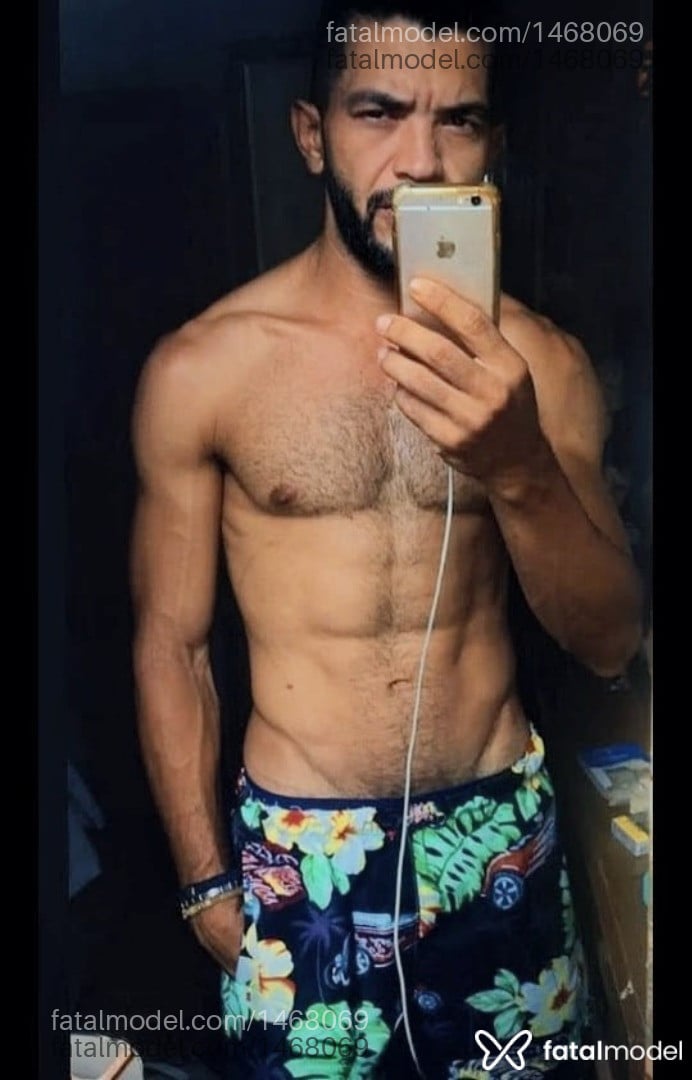 Acompanhante homem com cabelo castanho de olhos castanhos - Gael Alves Acompanhante homem com cabelo castanho de olhos castanhos - Gael Alves