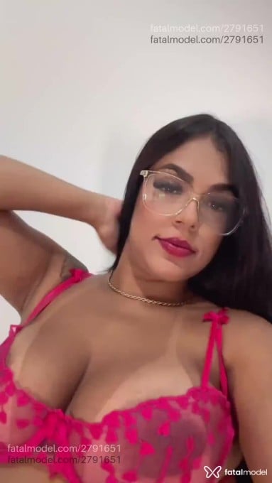 Acompanhante mulher morena (o) de olhos castanhos em Nova Venécia - Beatriz