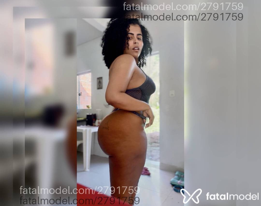 Acompanhante mulher morena (o) de olhos pretos - Juh
