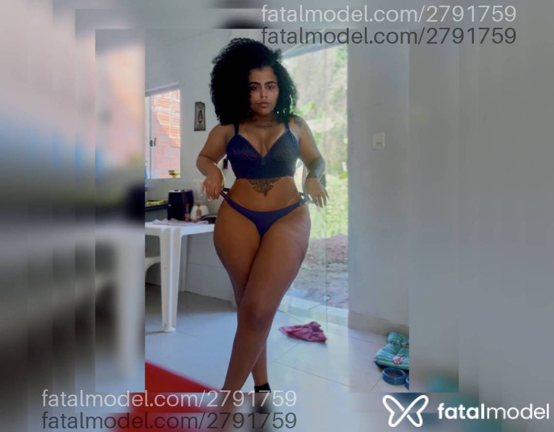 Acompanhante mulher morena (o) de olhos pretos - Juh
