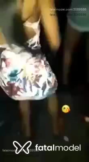 Acompanhante mulher morena (o) de olhos pretos em Rio de Janeiro Acompanhante mulher morena (o) de olhos pretos em Rio de Janeiro - Val