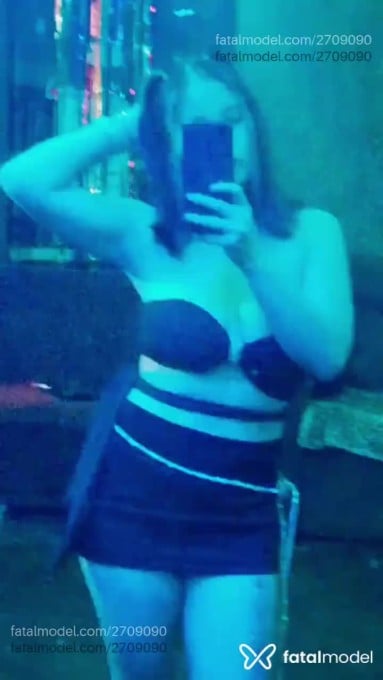 Acompanhante mulher com cabelo colorido de olhos castanhos em Guarapuava Acompanhante mulher com cabelo colorido de olhos castanhos em Guarapuava - Mahvi