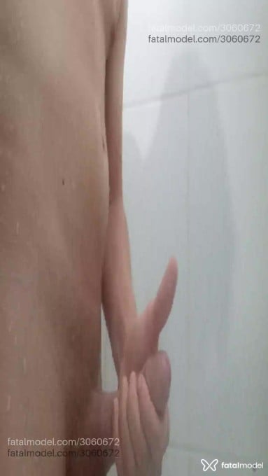 Acompanhante homem com cabelo castanho de olhos castanhos - Lucas Souza