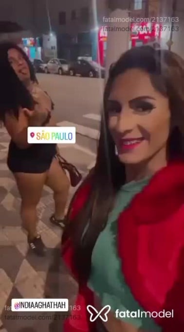 Acompanhante mulher trans com cabelo colorido de olhos pretos em Mirassol - Pyetra