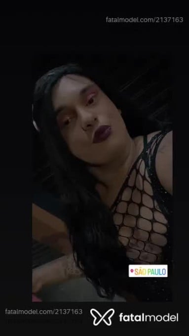 Acompanhante mulher trans com cabelo colorido de olhos pretos em Mirassol - Pyetra