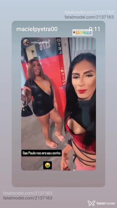 Acompanhante mulher trans com cabelo colorido de olhos pretos em Mirassol - Pyetra