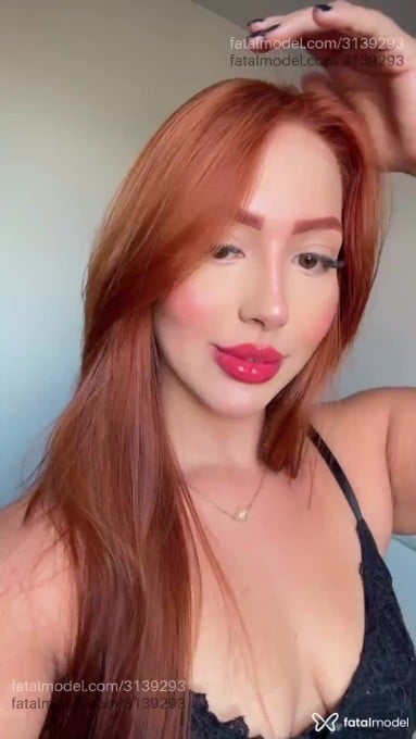 Acompanhante mulher ruiva (o) de olhos mel em Jussara Acompanhante mulher ruiva (o) de olhos mel em Jussara - Ariel Ferrari