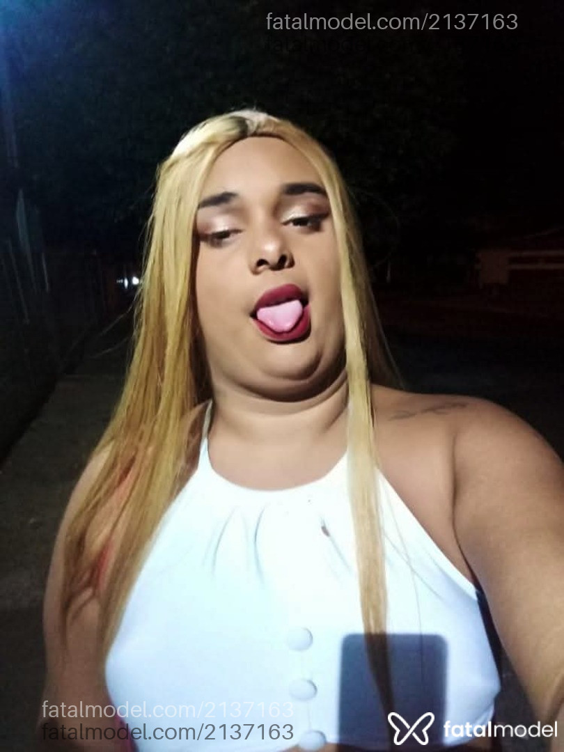 Acompanhante mulher trans com cabelo colorido de olhos pretos em Mirassol - Pyetra