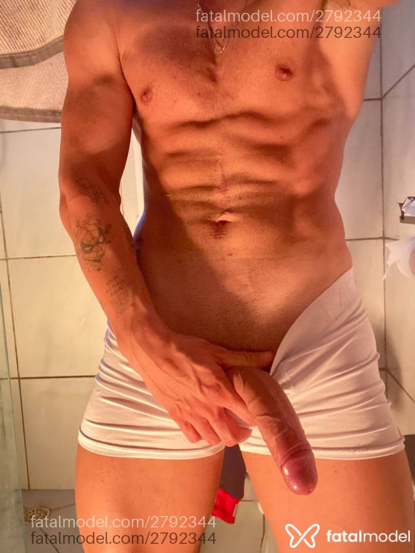 Acompanhante homem morena (o) de olhos castanhos - Diego