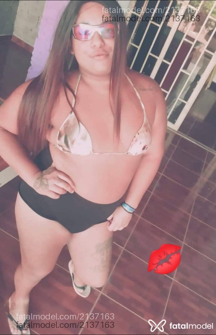 Acompanhante mulher trans com cabelo colorido de olhos pretos em Mirassol - Pyetra