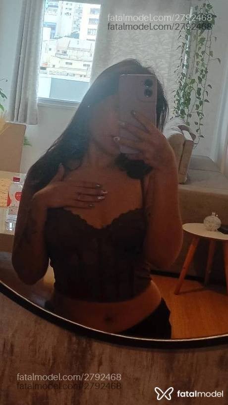 Acompanhante mulher morena (o) de olhos castanhos - Anne