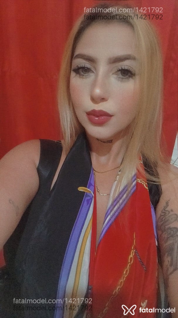 Acompanhante mulher loira (o) de olhos verdes em Belo Horizonte - Veenus
