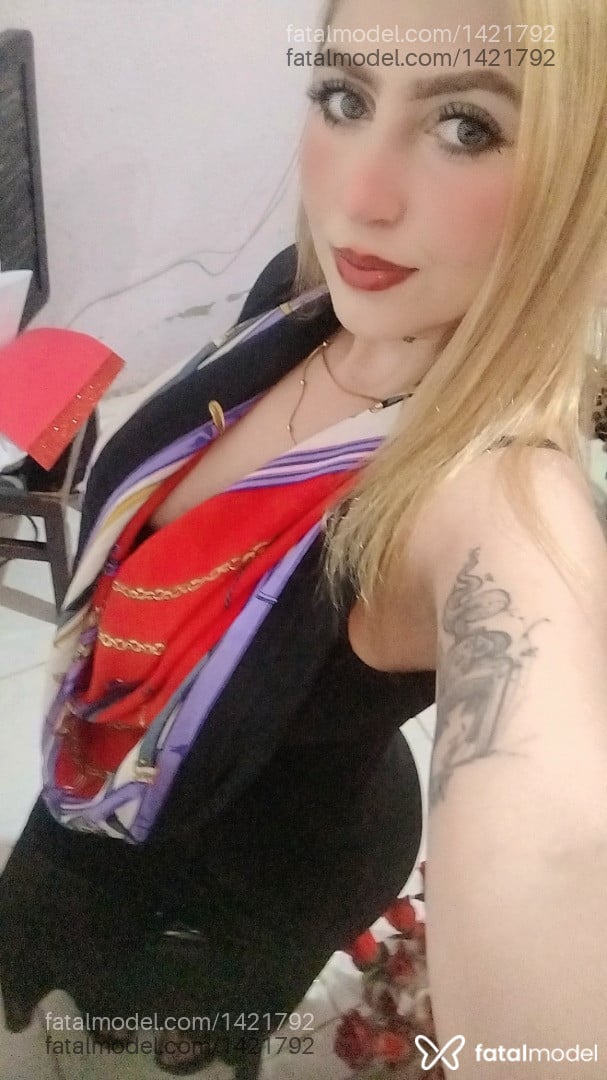 Acompanhante mulher loira (o) de olhos verdes em Belo Horizonte - Veenus
