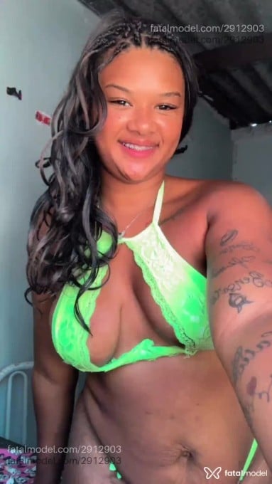Acompanhante mulher morena (o) de olhos castanhos em Marília Acompanhante mulher morena (o) de olhos castanhos em Marília - Camily