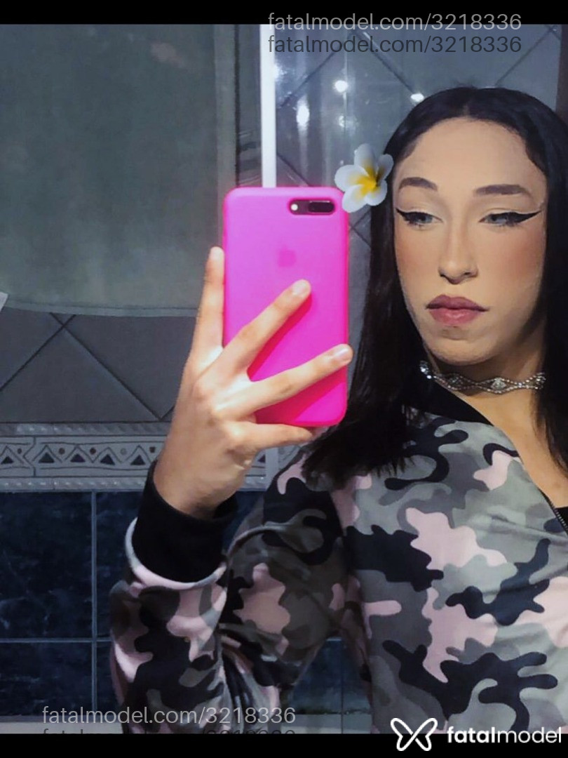 Acompanhante mulher trans com cabelo castanho de olhos castanhos em Porto Alegre - Evelynn Freitas