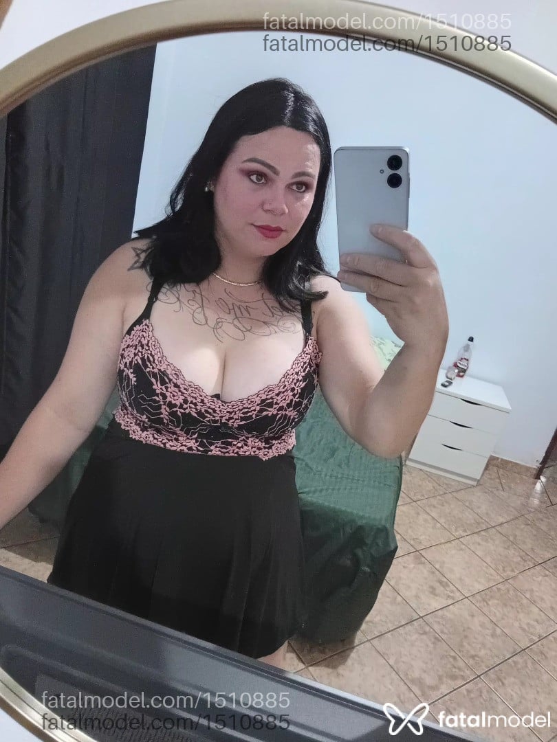 Acompanhante travesti com cabelo castanho de olhos castanhos em Santa Cruz do Rio Pardo - Isabela