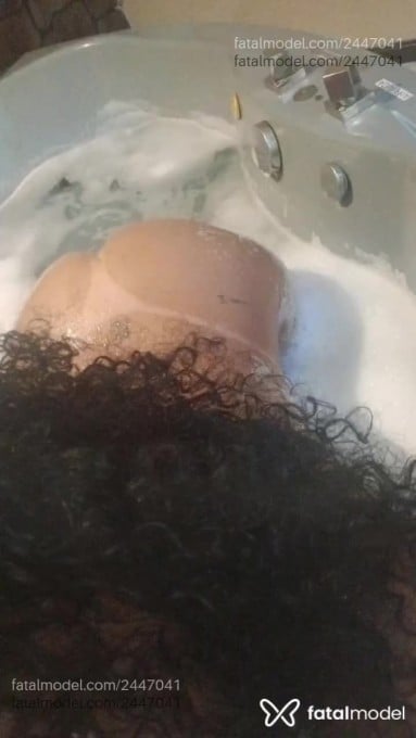 Acompanhante mulher morena (o) de olhos castanhos em Salvador - Mel Morena