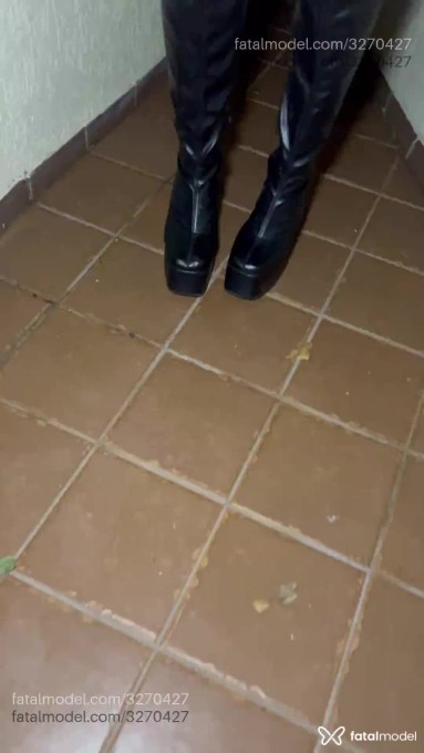 Acompanhante mulher com cabelo castanho de olhos mel - Isadora Acompanhante mulher com cabelo castanho de olhos mel - Isadora