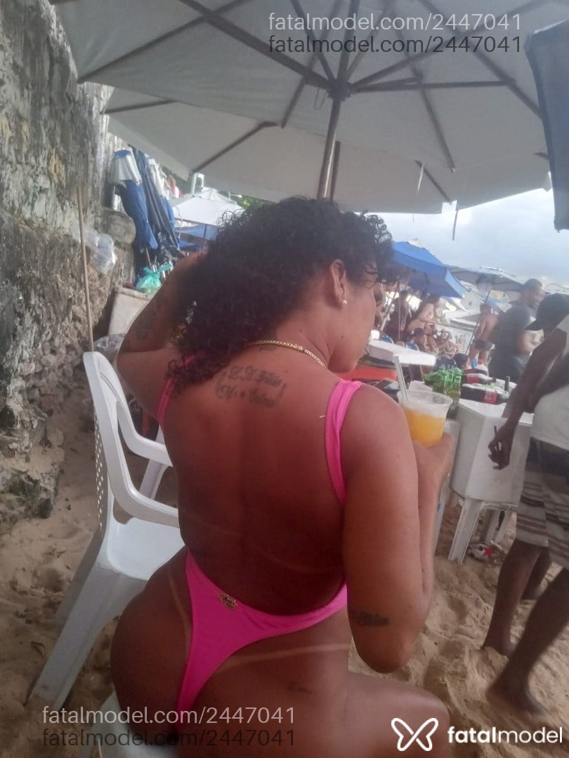 Acompanhante mulher morena (o) de olhos castanhos em Salvador - Mel Morena