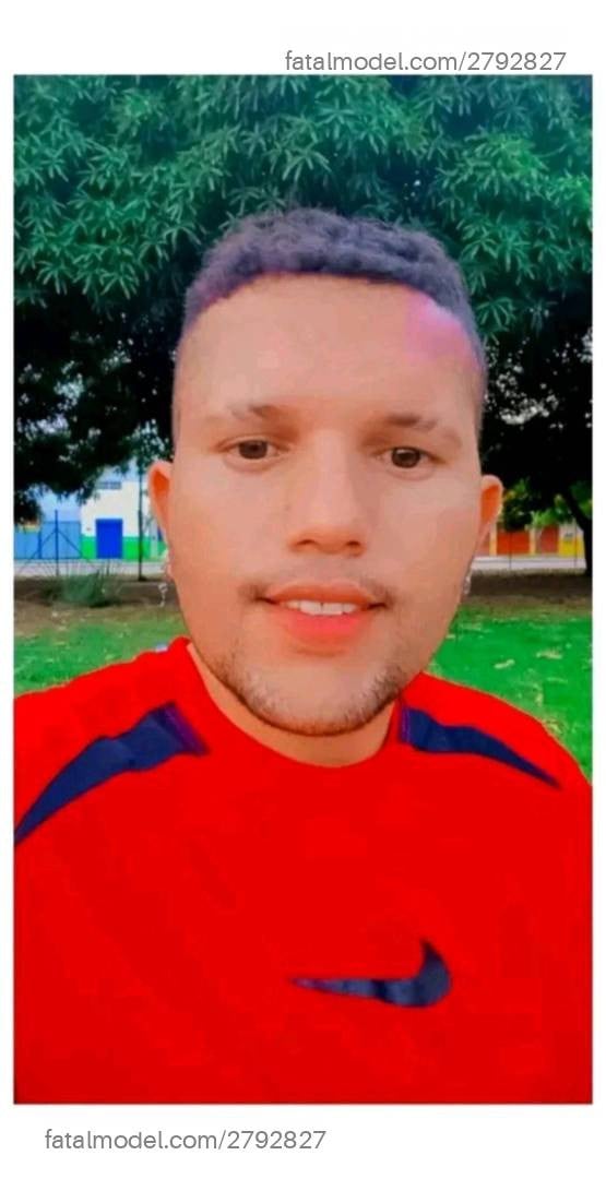 Acompanhante não-binário com cabelo castanho de olhos pretos em Porto Velho - Tutu