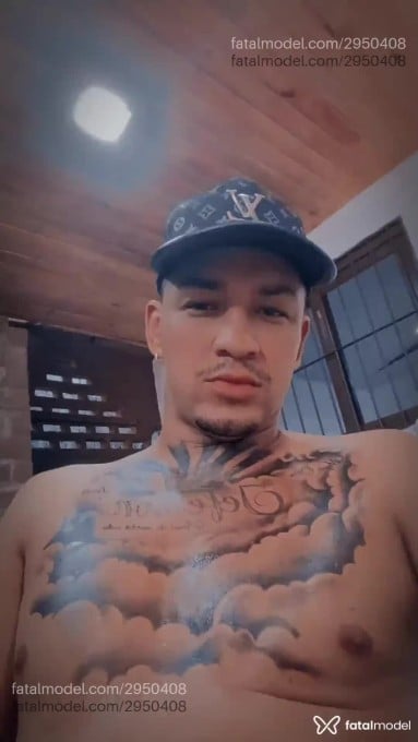 Acompanhante homem com cabelo castanho de olhos pretos em Porto Alegre - Brayan Junior