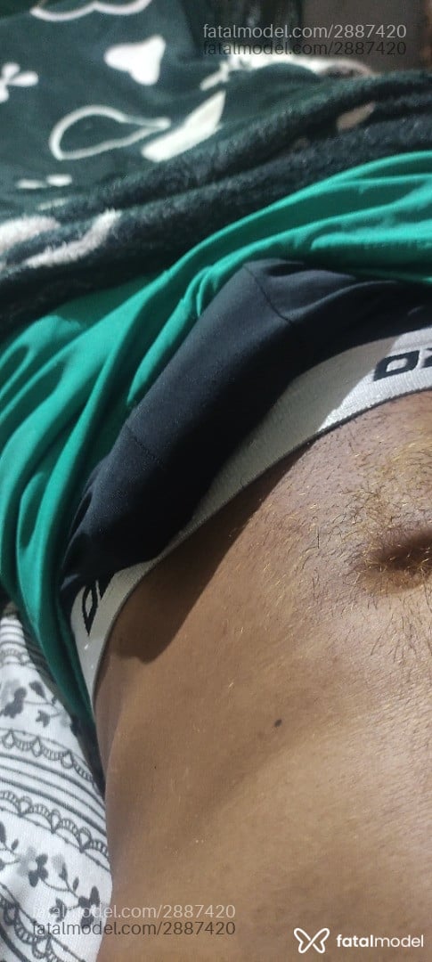 Acompanhante homem morena (o) de olhos castanhos em Santarém Acompanhante homem morena (o) de olhos castanhos em Santarém - Silvz