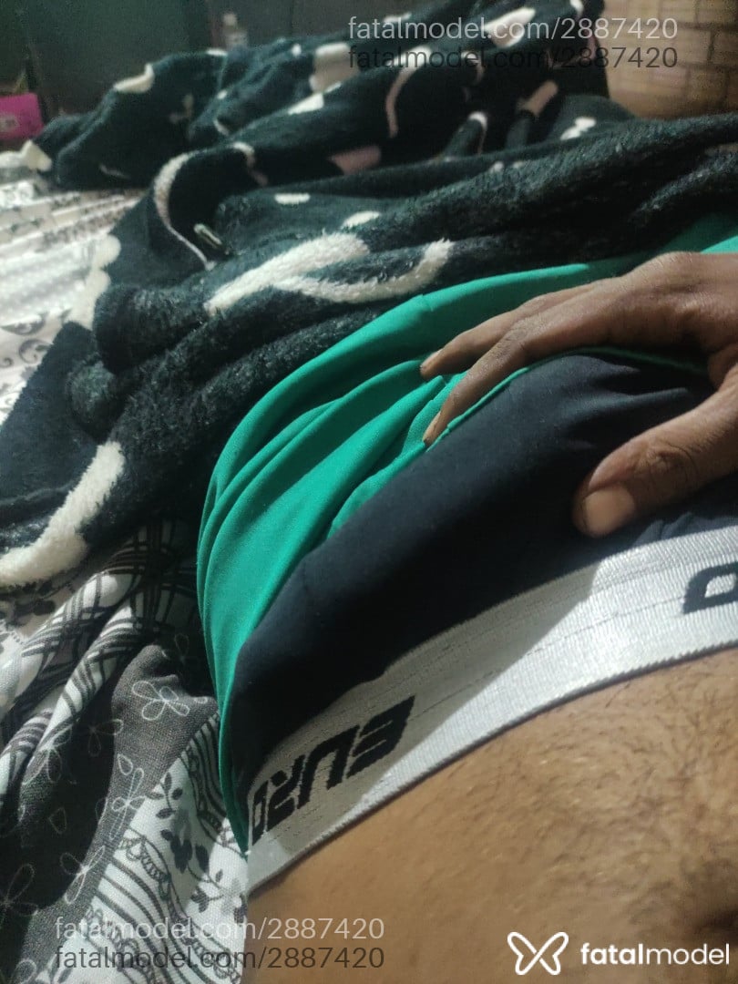 Acompanhante homem morena (o) de olhos castanhos em Santarém Acompanhante homem morena (o) de olhos castanhos em Santarém - Silvz