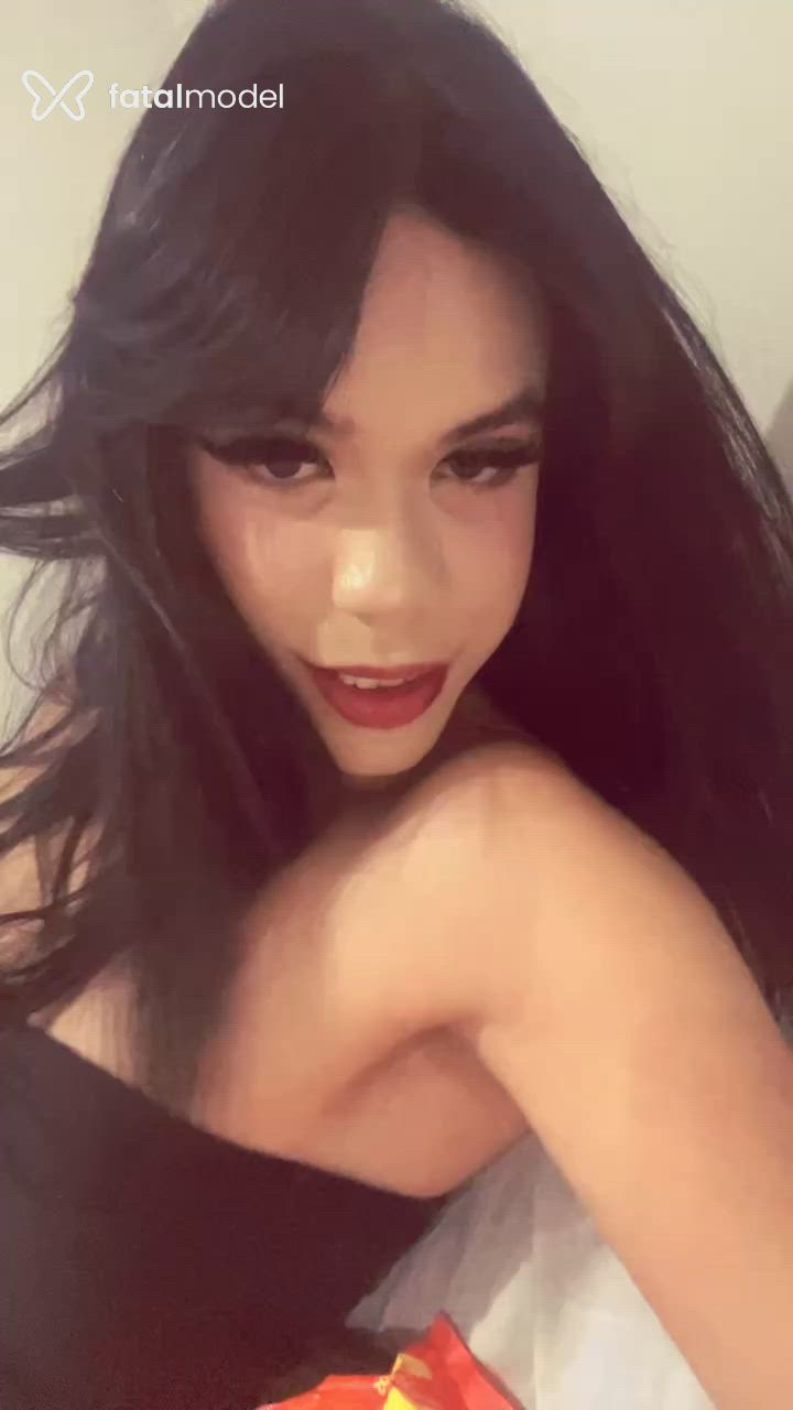 Acompanhante mulher trans morena (o) de olhos pretos - Amanda