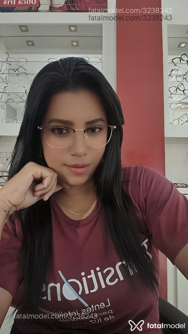 Acompanhante mulher morena (o) de olhos castanhos em Presidente Epitácio Acompanhante mulher morena (o) de olhos castanhos em Presidente Epitácio - Jade